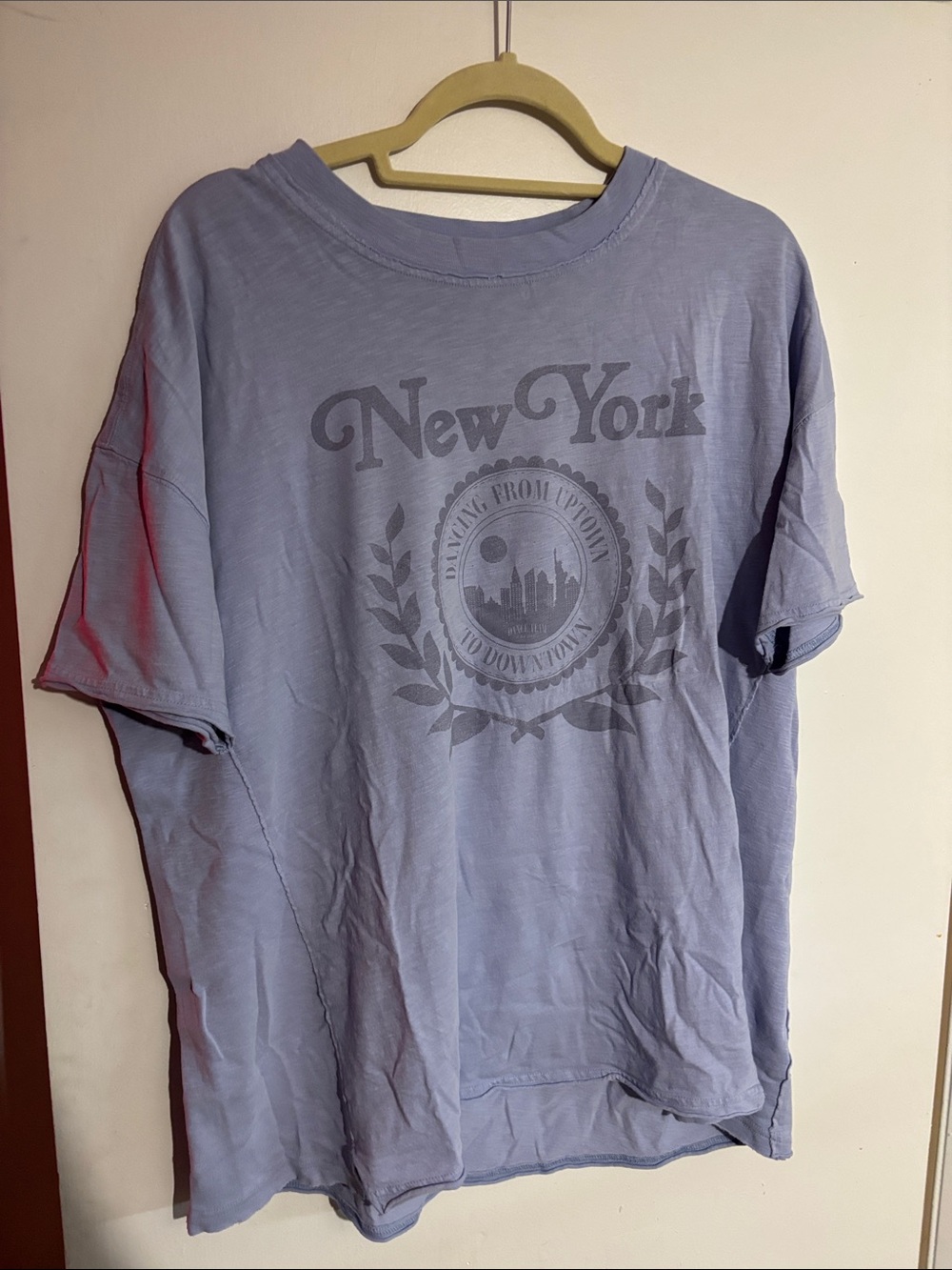 New York Graphic Short-Sleeve Tee in Lilac